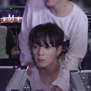 Sticker from ㅤㅤㅤㅤㅤㅤ@tcivq