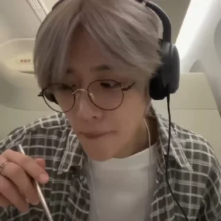 🛩 emoji beomgyu there @d9mmy Telegram sticker 18 of 33