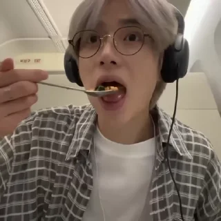 🛩 emoji beomgyu there @d9mmy Telegram sticker 19 of 33