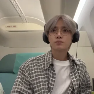 🛩 emoji beomgyu there @d9mmy Telegram sticker 23 of 33