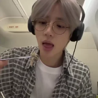 🛩 emoji beomgyu there @d9mmy Telegram sticker 10 of 33