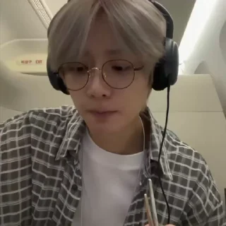 🛩 emoji beomgyu there @d9mmy Telegram sticker 16 of 33