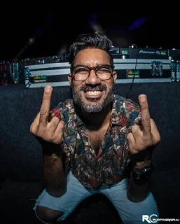 🖕 emoji Middle Finger | @RitikXD @StickerPanel Telegram sticker 16 of 23