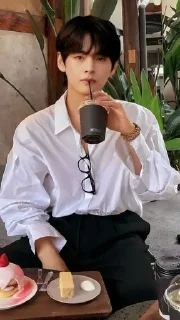 🥤 emoji Taehyung Telegram sticker 14 of 20