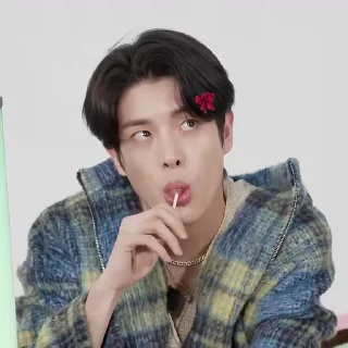 Sticker from - ̗̀‌‌ ‌ ‌ ‌ ‌𝖼𝖺𝗆𝖾𝗋𝖺 𝗆𝖺𝗇‧₊˚ @encatty
