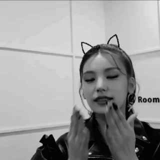 ⛓ emoji Yeji Telegram sticker 6 of 10