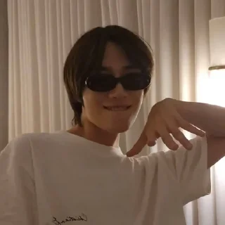 😎 emoji ㅤㅤ @txtpck 's‌ ‌ ‌bamgeut Telegram sticker 18 of 40