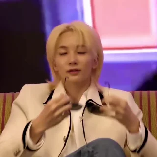 🕶 emoji ‌‌            allegra 's jeonghan @tuIcie Telegram sticker 5 of 79
