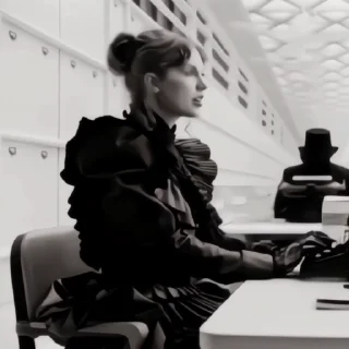 🤍 emoji 𝐓𝐒 ☆ @MSAmricana Telegram sticker 23 of 40