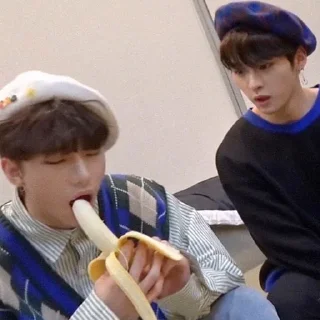 🍌 emoji Love u Telegram sticker 18 of 69