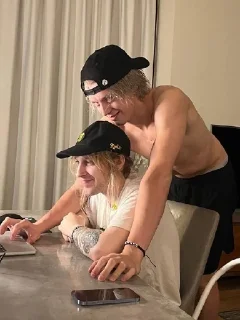 😏 emoji Для Вики зиби Telegram sticker 16 of 96