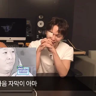 🪵 emoji “   @li3yb   —   vernon    . Telegram sticker 24 of 30