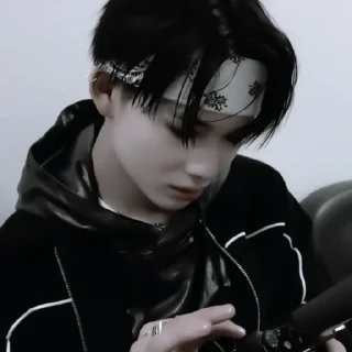 Sticker from ;; 𝘮𝘰𝘰𝘥 𝘯𝘪-𝘬𝘪 ;; @nolansstick