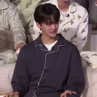 📓 emoji Gyuvin ⋮ @Zb1boyz Telegram sticker 19 of 50