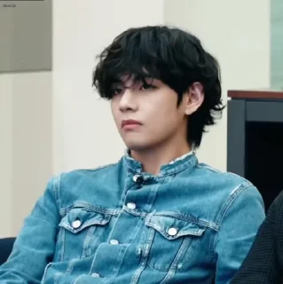 Sticker from ⸂ 𝗍𝖺𝖾𝗁𝗒𝗎𝗇𝗀 ’𝗌 ៸ @ZeusGifs .