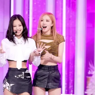 Sticker from [💘] ROSÉ @helpfromyunaoo