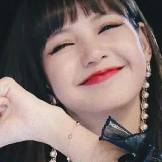 😊 emoji ♱ʟɪsᴀ࿇@Blackpink_stickerr4 ✟ Telegram sticker 6 of 50