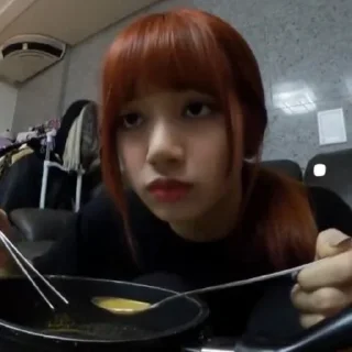 😐 emoji ♱ʟɪsᴀ࿇@Blackpink_stickerr4 ✟ Telegram sticker 13 of 50
