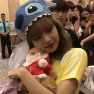 🥰 emoji ༊ʟɪsᴀ♡ྀུ྇️ @Blackpink_stickerr4  Telegram sticker 5 of 50