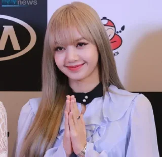 Sticker from ×~• lisa •~× { @blackpink_stickerr4 }