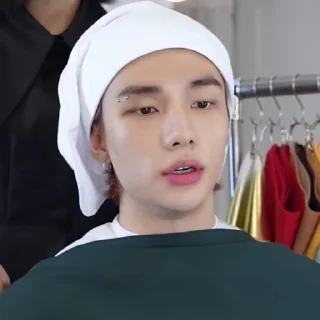 🫗 emoji @Hyunipaack‌‌  ٫  Versace boy Telegram sticker 15 of 50