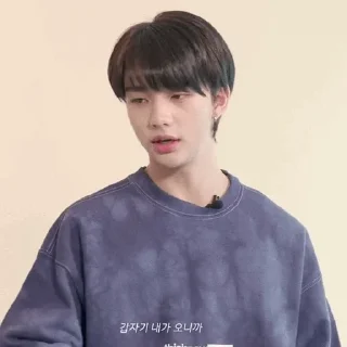 🛹 emoji `Hwang Hyunjin Telegram sticker 6 of 40