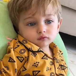 👶 emoji @okrra 135 : baby Telegram sticker 19 of 50