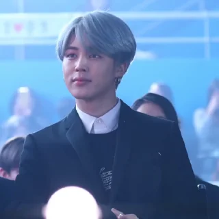 Sticker from ‌ ‌ ‌ @tyrns  silver .