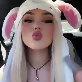 ➰ emoji Maggie Lindemann (@SpaTiul) Telegram sticker 17 of 35