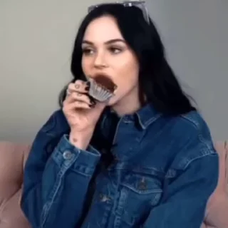 ➰ emoji Maggie Lindemann (@SpaTiul) Telegram sticker 13 of 35