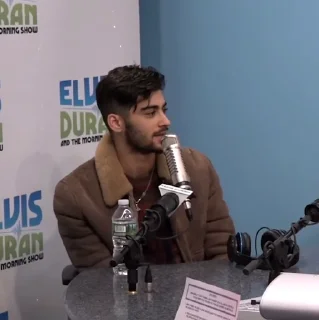 Sticker from Zayn malik (@SpaTiul)