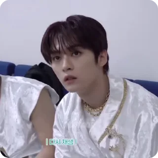 Sticker from minho by @QKVV0H