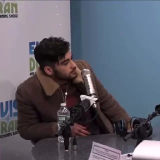 Sticker from Zayn malik (@SpaTiul)
