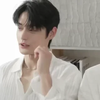 🧷 emoji Singles Magazine Behind ⋮ @Zb1boyz Telegram sticker 10 of 50