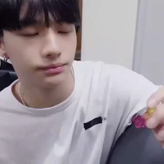 🍬 emoji skz 🍥    ,   @wxfjsh ( @editbalter ) Telegram sticker 19 of 50