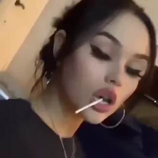 ➰ emoji Maggie Lindemann (@SpaTiul) Telegram sticker 6 of 35