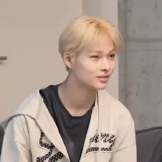 🧈 emoji ㅤ     ㅤblonde  :  @en3hy ’s duck ? Telegram sticker 19 of 25