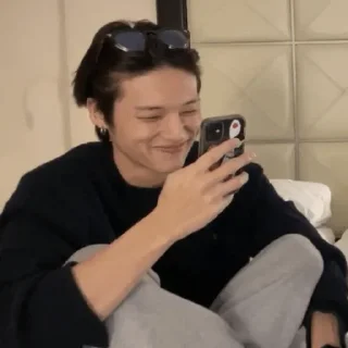 🛵 emoji Wooyoung|@AteezFun Telegram sticker 19 of 61