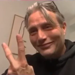 🧣 emoji 「Mads」 by @synamour Telegram sticker 21 of 81