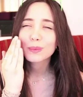 😘 emoji Mia Plays 2 @MiaPlays @ElOlive Telegram sticker 18 of 120