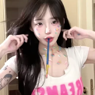 Sticker from @toptg2 表情包大全-动态美女