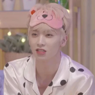 🍥 emoji 업텐션 𝐔𝐏𝟏𝟎𝐓𝐈𝐎𝐍 @PiggyBack Telegram sticker 19 of 120