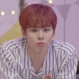 🍥 emoji 업텐션 𝐔𝐏𝟏𝟎𝐓𝐈𝐎𝐍 @PiggyBack Telegram sticker 7 of 120