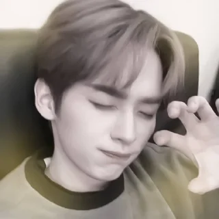 🥠 emoji 𖥻 minho : 🥠 : @lumicore_present Telegram sticker 24 of 40