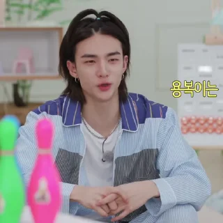 Sticker from @Hyunipaack‌‌  ٫  Versace boy