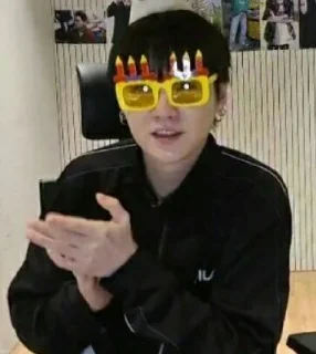 🐱 SUGA, sticker Telegram 14 sur 29
