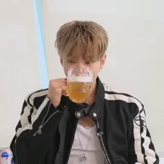 🎤 ‌ ‌ ‌ ‌ ‌ ‌@prediu 's prince, стікер Telegram 6 з 50