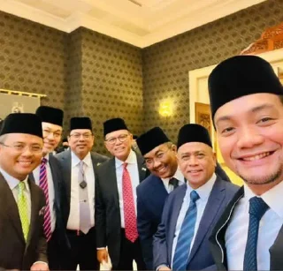 😃 emoji Malaysian politicians momen Telegram sticker 8 of 35