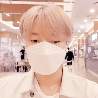Sticker from — 🎀 Renjun . . @Ddoyie