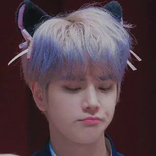 Sticker from Younghoon [ @viochxrr ]